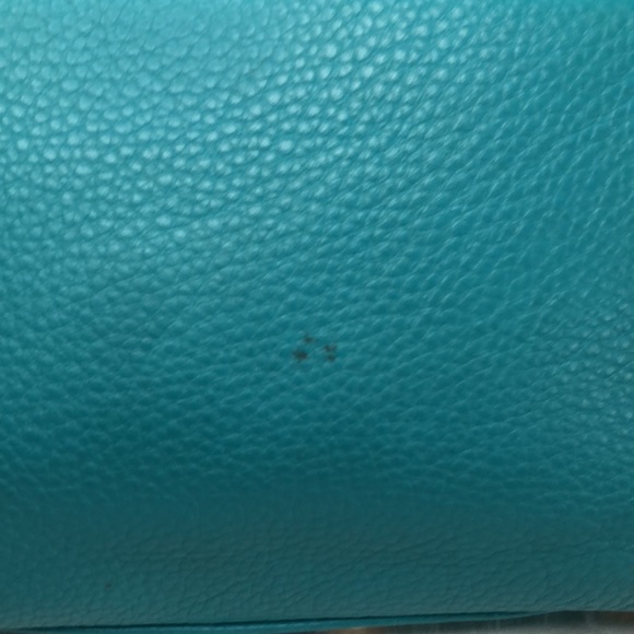 REBECCA MINKOFF coral green Crossbody. Heavy gold chain with studs. - Picture 4 of 15